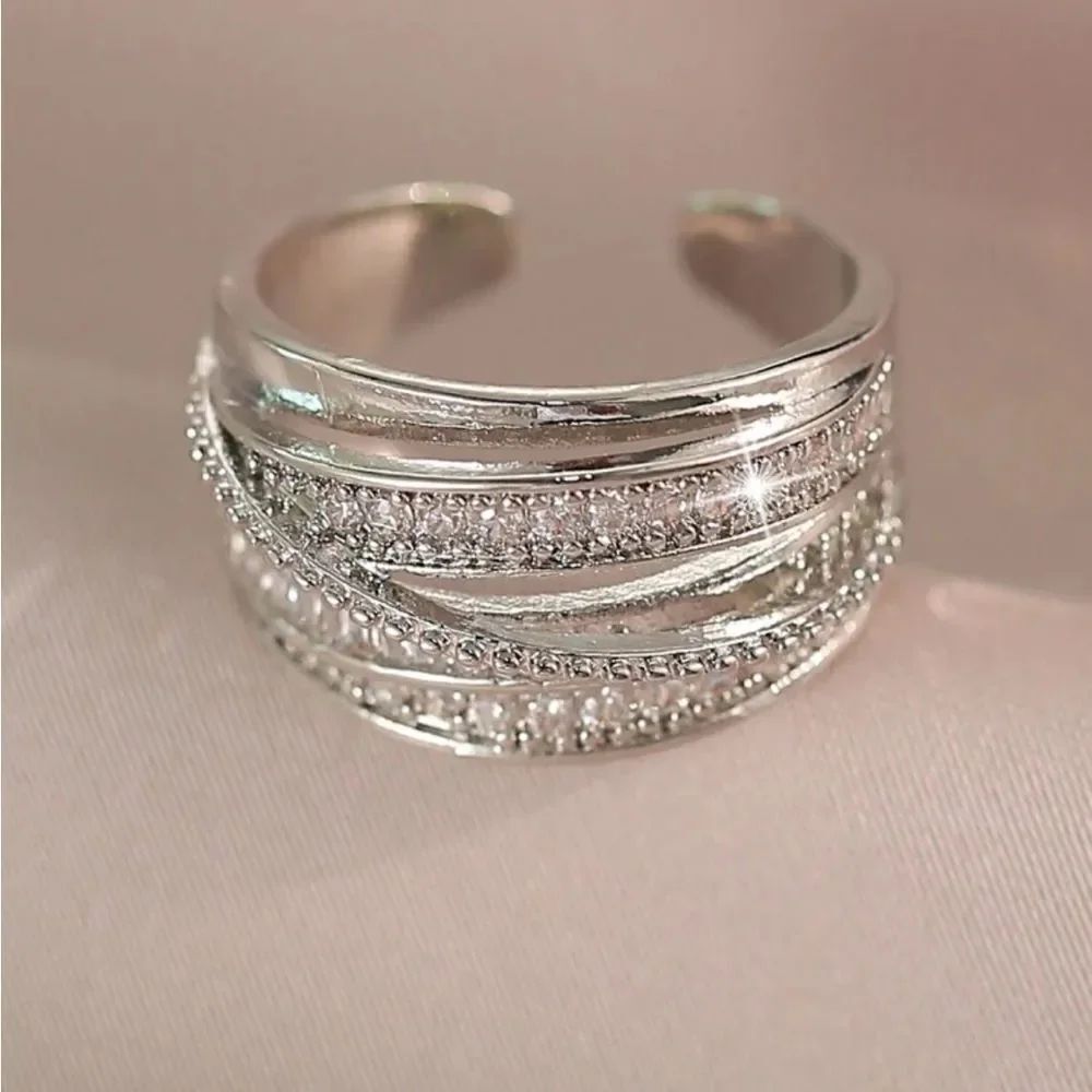 Elegant Silver Ring A1212